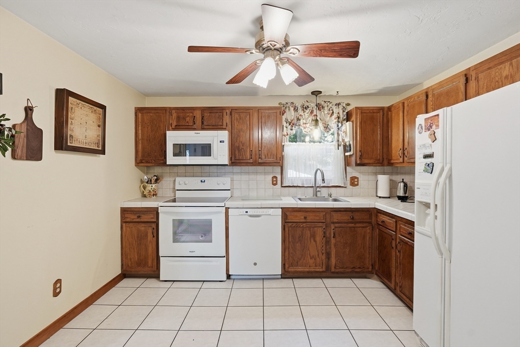 3 Barrows Road Worcester, MA 01609 - Photo 14 of 40