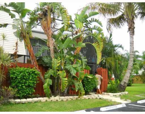 22161 Boca Rancho Drive, Unit B Boca Raton, FL 33428 - Photo 1 of 7 Exterior Front