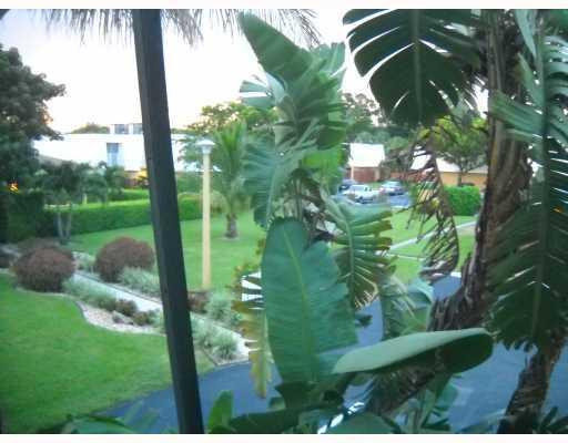 22161 Boca Rancho Drive, Unit B Boca Raton, FL 33428 - Photo 6 of 7 Exterior Front