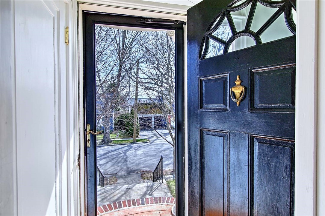 12 Holly Street Providence, RI 02906 - Photo 3 of 44