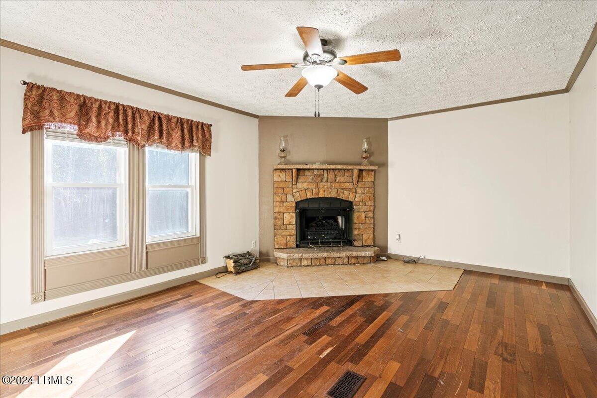 456 Nicks Road Ridgeland, SC 29936 - Photo 5 of 34 05-Fireplace