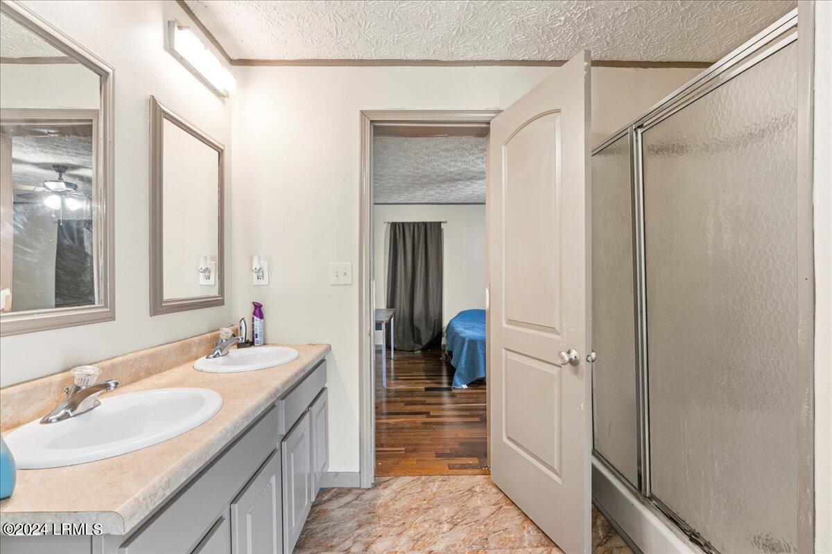 456 Nicks Road Ridgeland, SC 29936 - Photo 10 of 34 10-Primary Bathroom