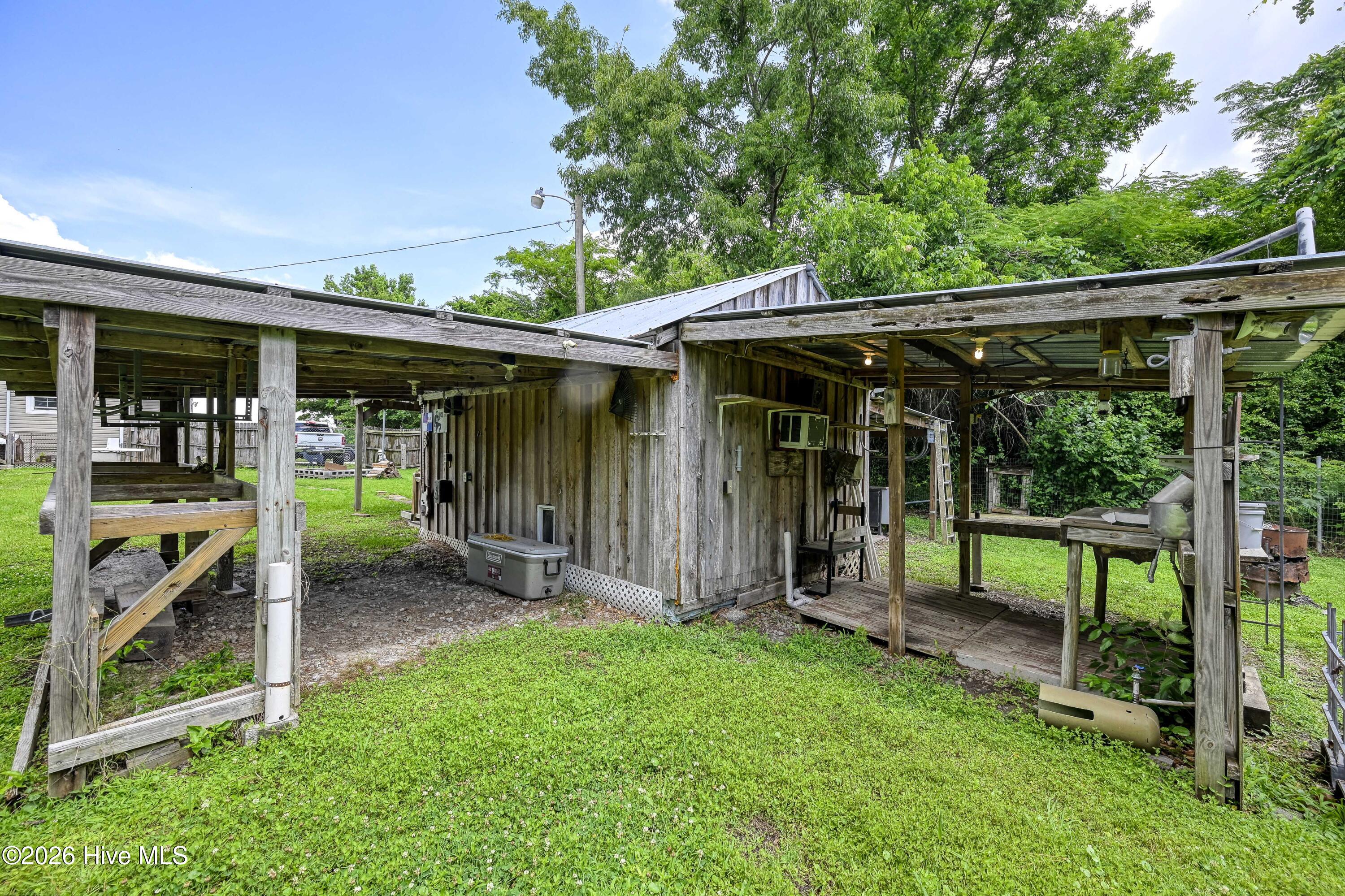 298 Comfort Road Richlands, NC 28574 - Photo 32 of 44 Lean 2