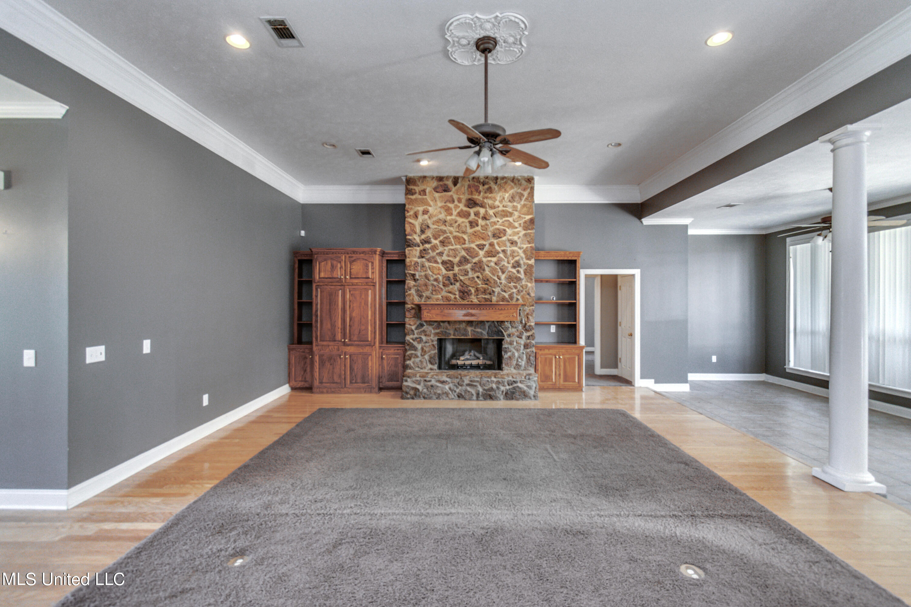 150 Hope Lane Raymond, MS 39154 - Photo 8 of 54 150 Hope Lane-6 great room - Copy