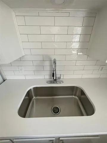 $775 | 3106 Duval Street, Unit 202, Austin, TX 78705