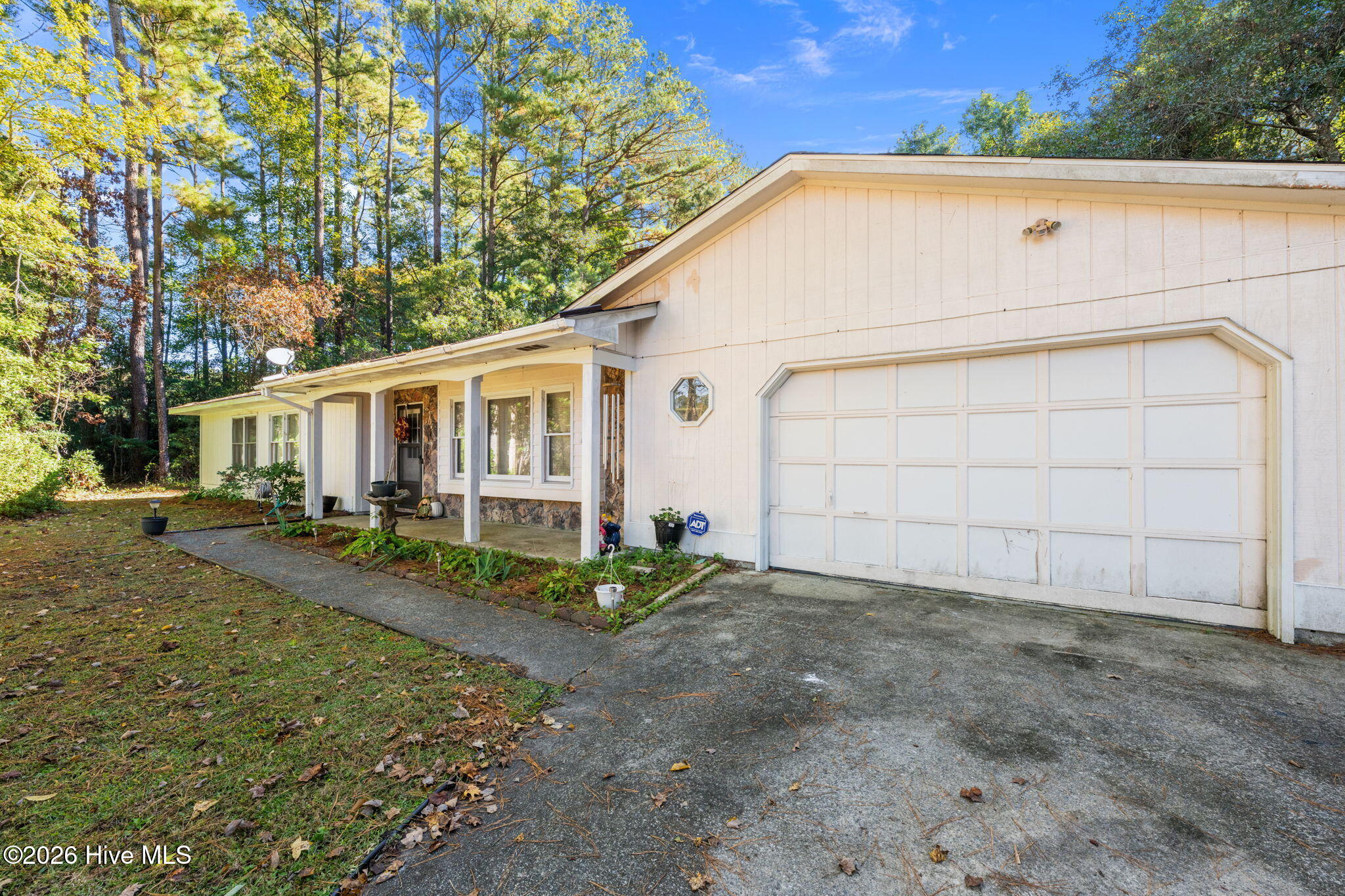 520 Stately Pines Road New Bern, NC 28560 - Photo 5 of 35 5-web-or-mls-DSC_8170