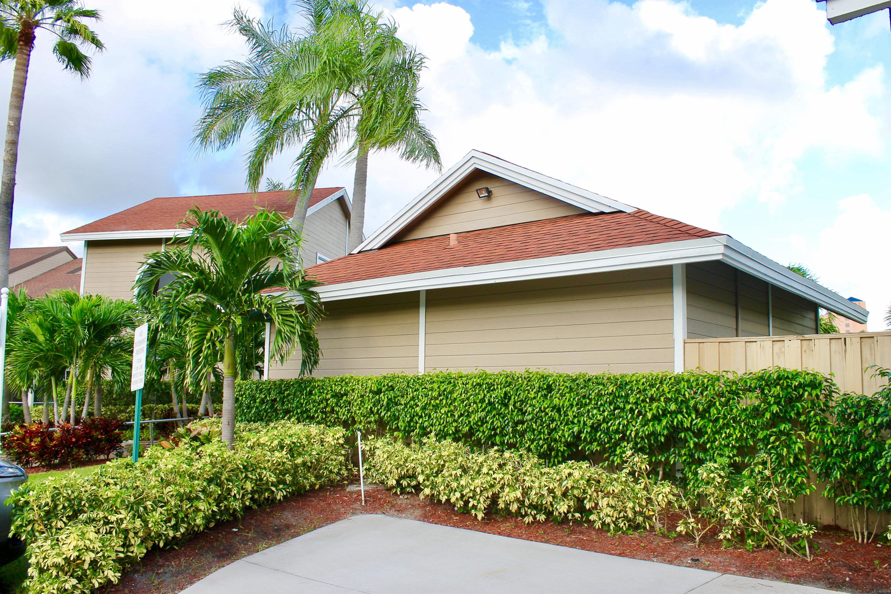5325 Buckhead Circle, Unit 1020 Boca Raton, FL 33431 - Photo 16 of 19 Club House