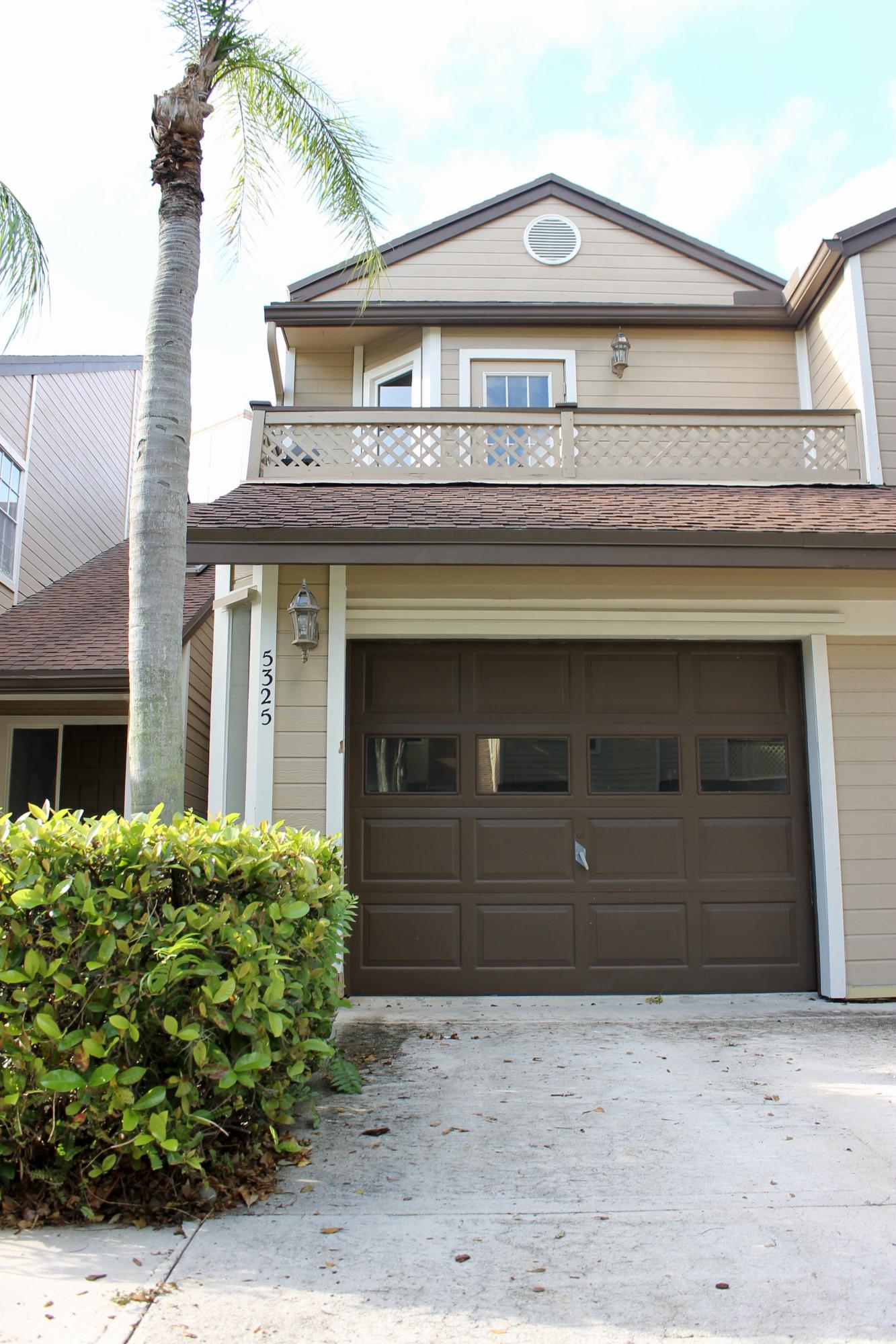 5325 Buckhead Circle, Unit 1020 Boca Raton, FL 33431 - Photo 2 of 19 Garage