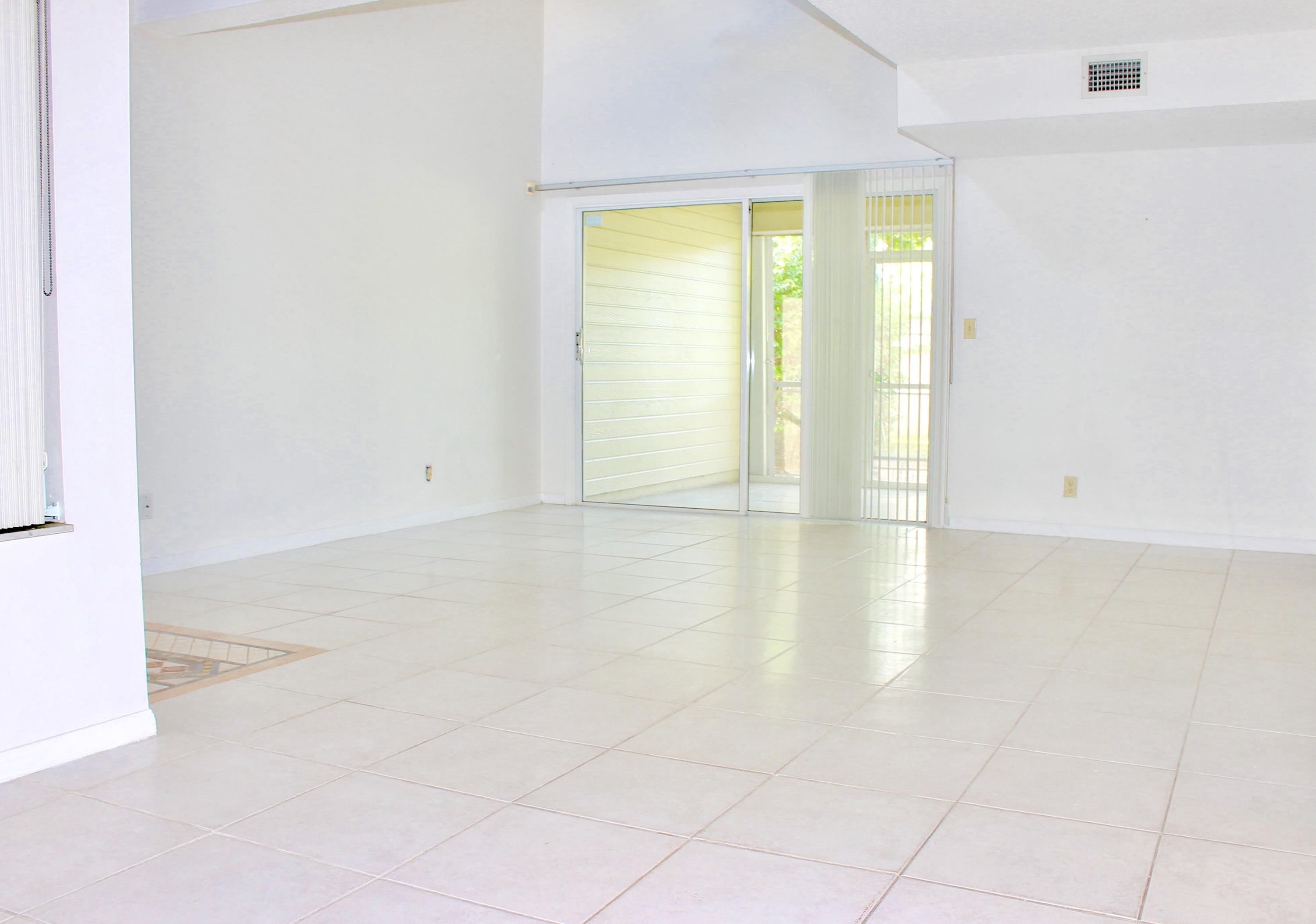 5325 Buckhead Circle, Unit 1020 Boca Raton, FL 33431 - Photo 8 of 19 Living Space