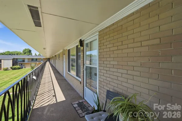 $239,900 | 3010 Crosby Road, Unit 210, Charlotte, NC 28211