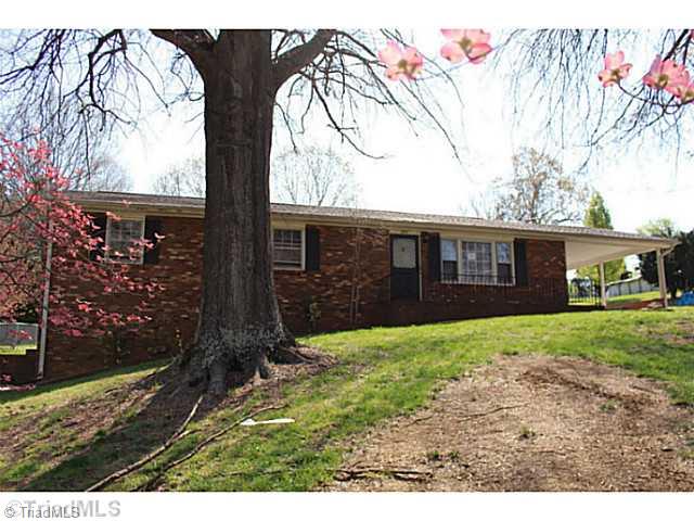 4641 Kinnamon Road Winston-Salem, NC 27103 - Photo 1 of 12 Exterior Front.