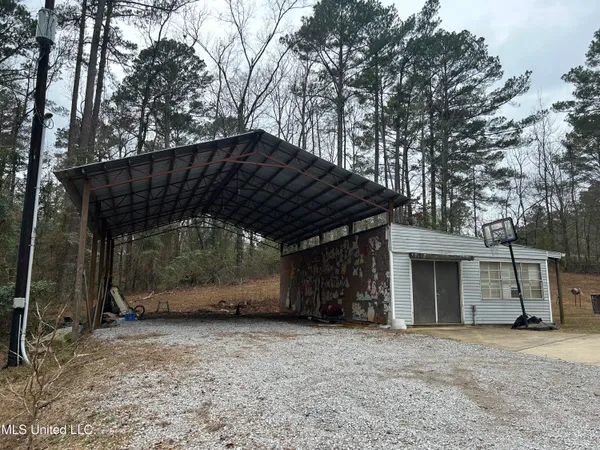 $293,000 | 141 Myers Road, Kosciusko, MS 39090