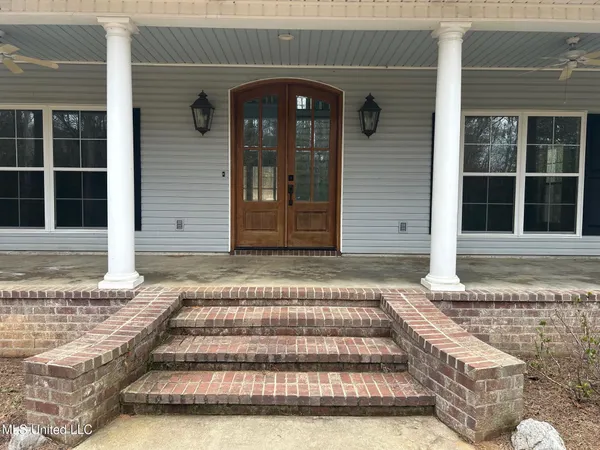 $293,000 | 141 Myers Road, Kosciusko, MS 39090