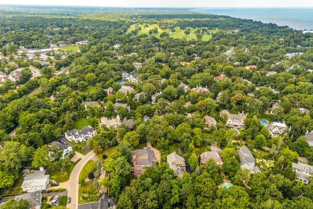 $3,799,900 | 64 Crescent Drive, Glencoe, IL 60022