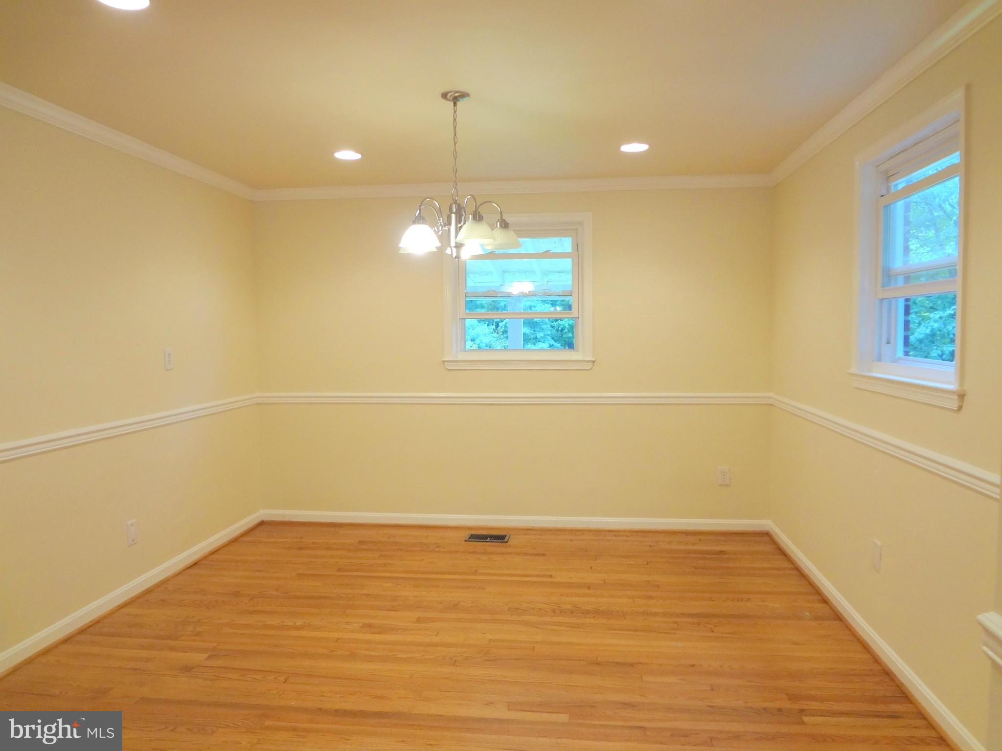 1619 Middleborough Road Baltimore, MD 21221 - Photo 16 of 30 Dining Room