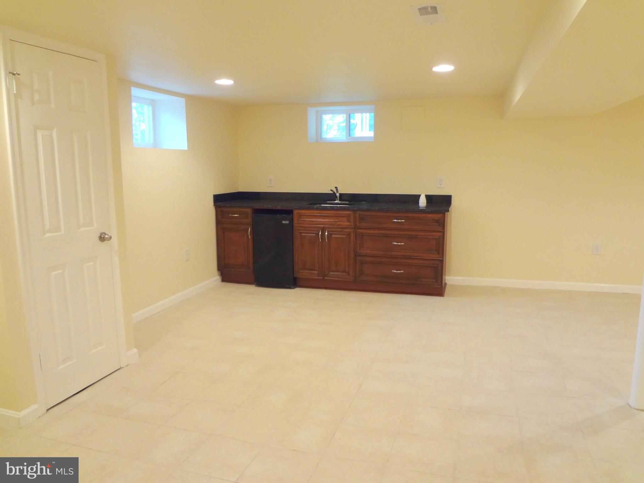 1619 Middleborough Road Baltimore, MD 21221 - Photo 19 of 30 Family Room