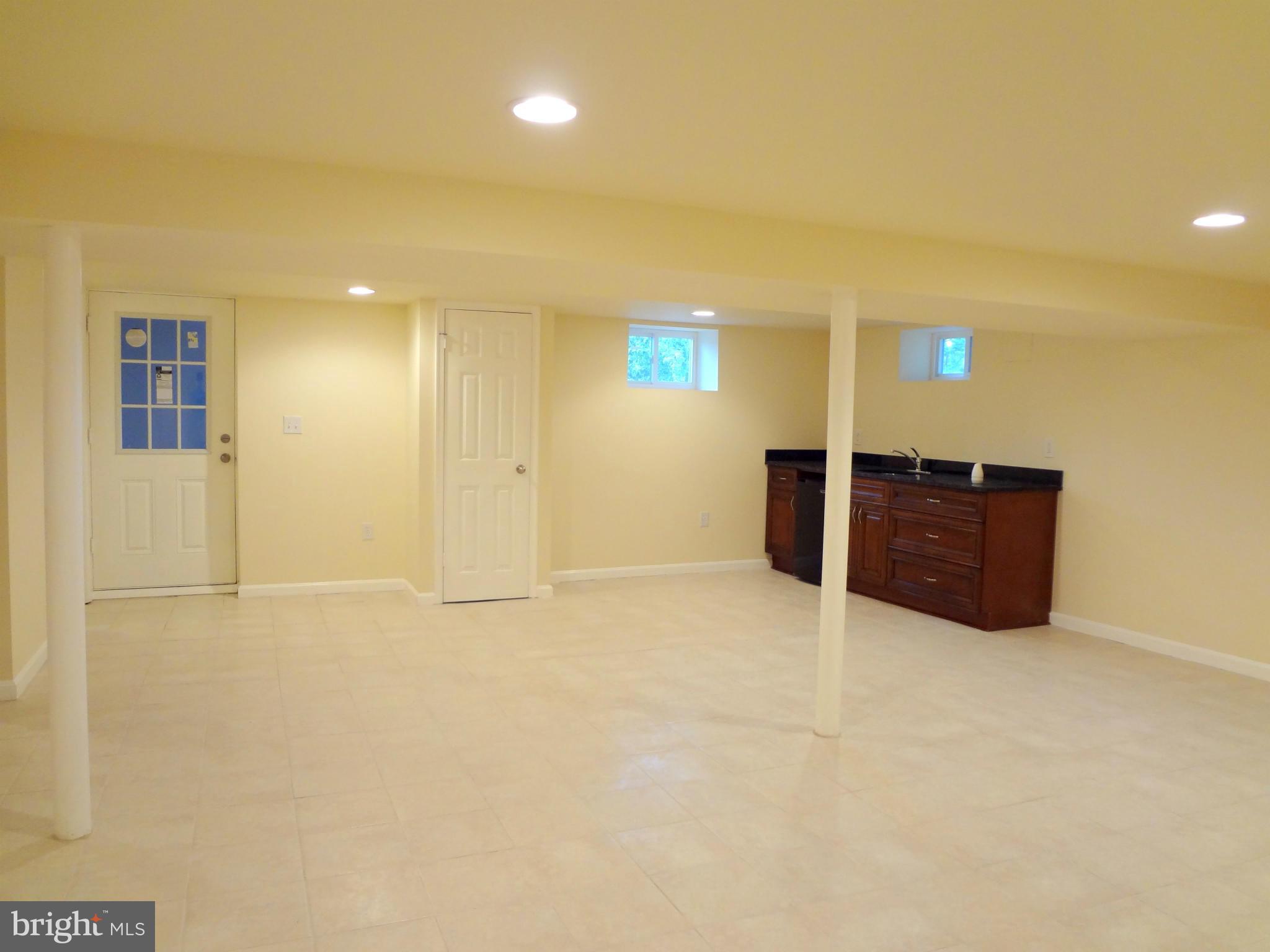 1619 Middleborough Road Baltimore, MD 21221 - Photo 20 of 30 Family Room