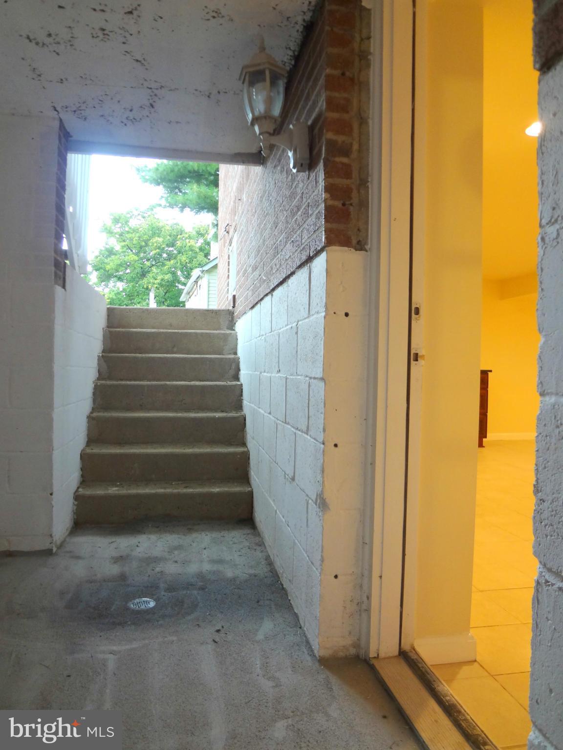 1619 Middleborough Road Baltimore, MD 21221 - Photo 21 of 30 Walkout Stairs