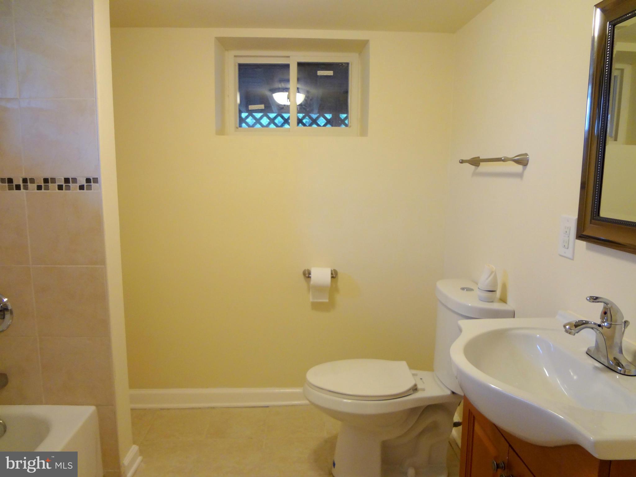 1619 Middleborough Road Baltimore, MD 21221 - Photo 23 of 30 Bath_3