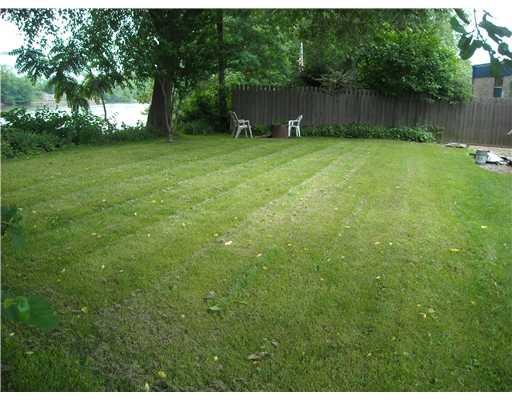 103 Chestnut Street Coraopolis, PA 15108 - Photo 5 of 17 Yard/Garden. Large side yard