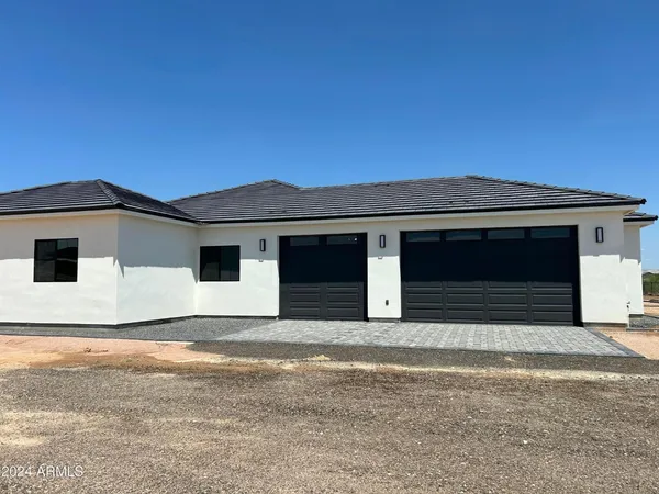 $3,800 | 28804 North Edwards Road, San Tan Valley, AZ 85143