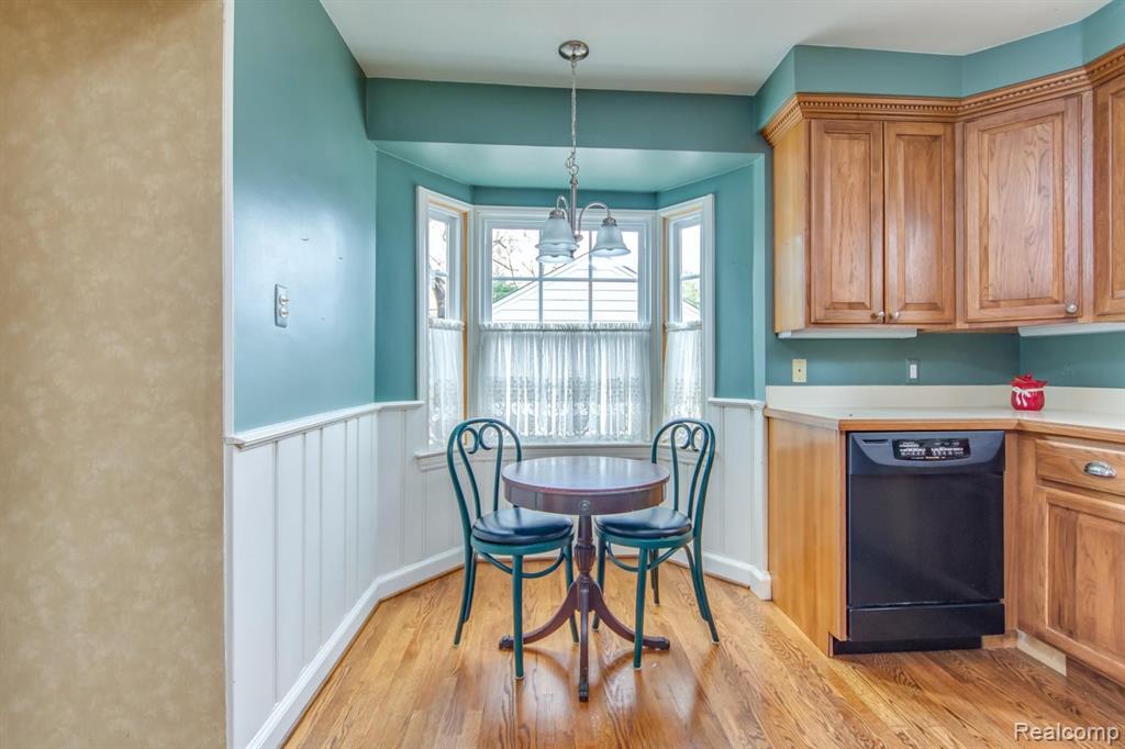268 McMillan Road Grosse Pointe Farms, MI 48236 - Photo 7 of 25