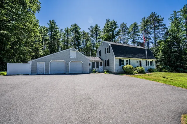 $569,000 | 26 Sanborn Road, Concord, NH 03301