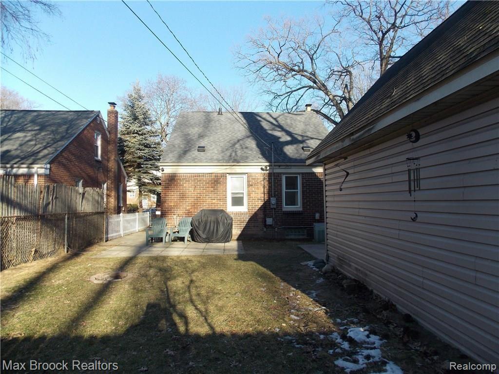 675 Stratford Road Ferndale, MI 48220 - Photo 20 of 24 backyard.JPG