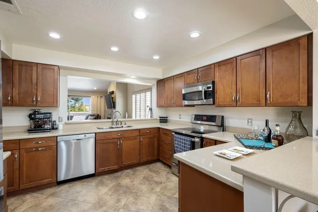 $515,000 | 340 Vista Royale Drive, Palm Desert, CA 92211