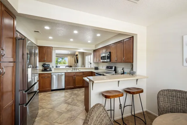 $515,000 | 340 Vista Royale Drive, Palm Desert, CA 92211