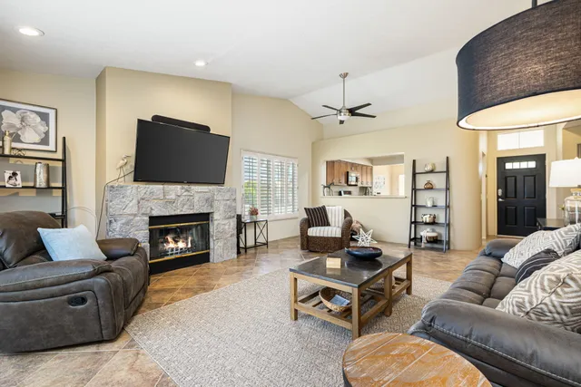$515,000 | 340 Vista Royale Drive, Palm Desert, CA 92211