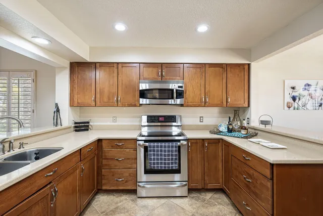 $515,000 | 340 Vista Royale Drive, Palm Desert, CA 92211