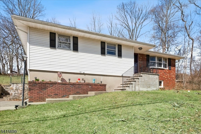 105 Andover Sparta Road Newton, NJ 07860 - Photo 3 of 27