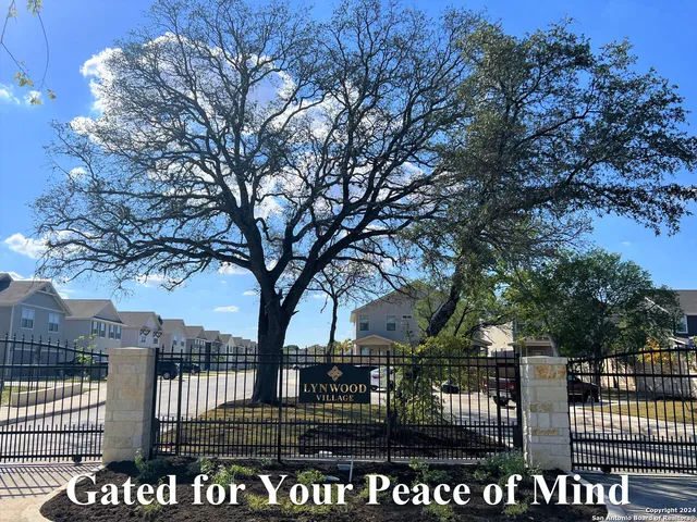 a view of a house with a big yard