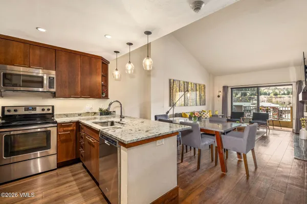 $1,600,000 | 137 Benchmark Road, Unit 518, Avon, CO 81620