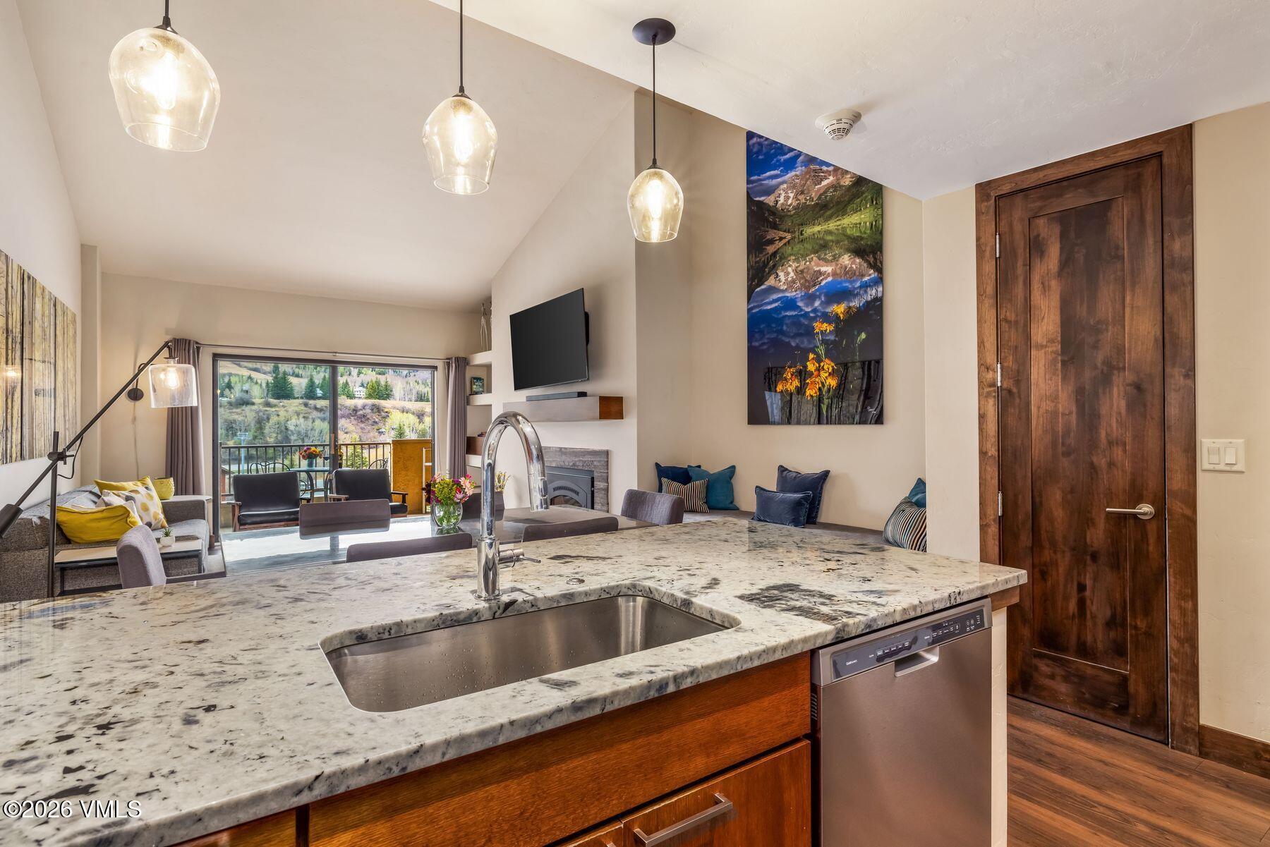 137 Benchmark Road, Unit 518 Avon, CO 81620 - Photo 16 of 34 photo_online_016