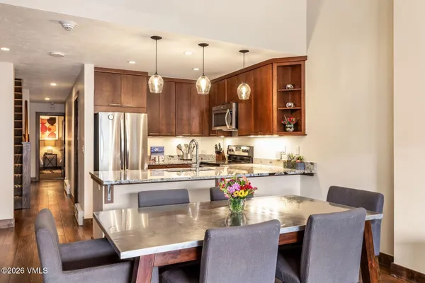 $1,600,000 | 137 Benchmark Road, Unit 518, Avon, CO 81620