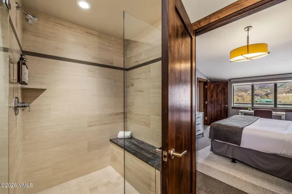 $1,600,000 | 137 Benchmark Road, Unit 518, Avon, CO 81620