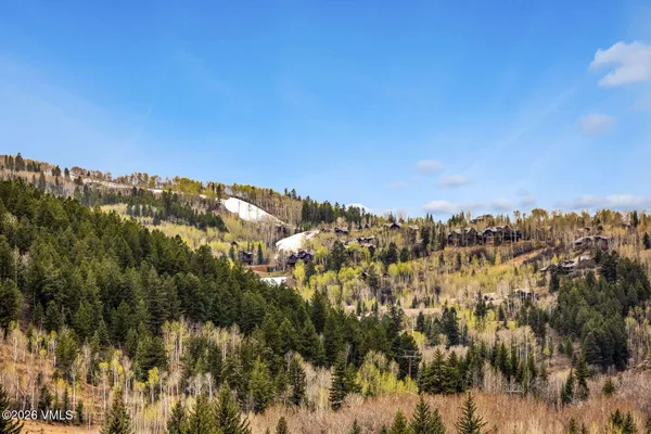 $1,600,000 | 137 Benchmark Road, Unit 518, Avon, CO 81620