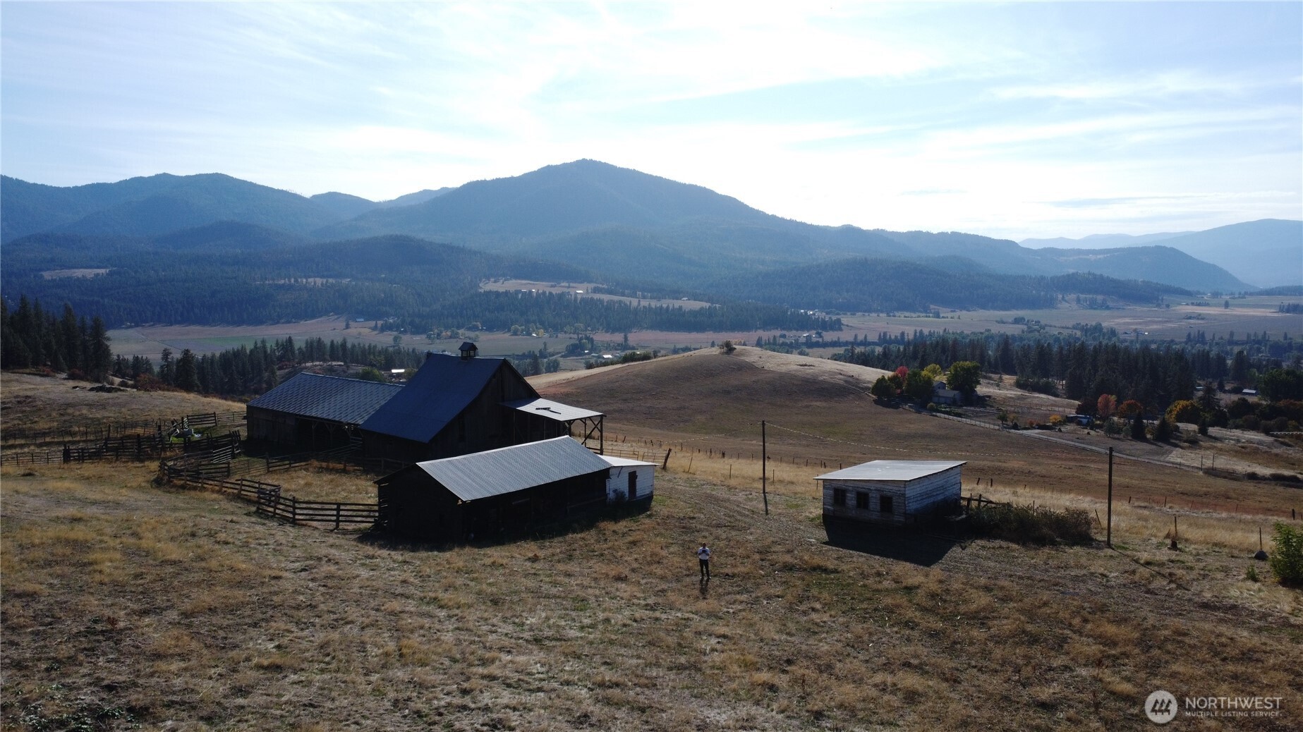 640 Highland Loop Road Kettle Falls, WA 99141 - Photo 17 of 38 a view of city and mountain