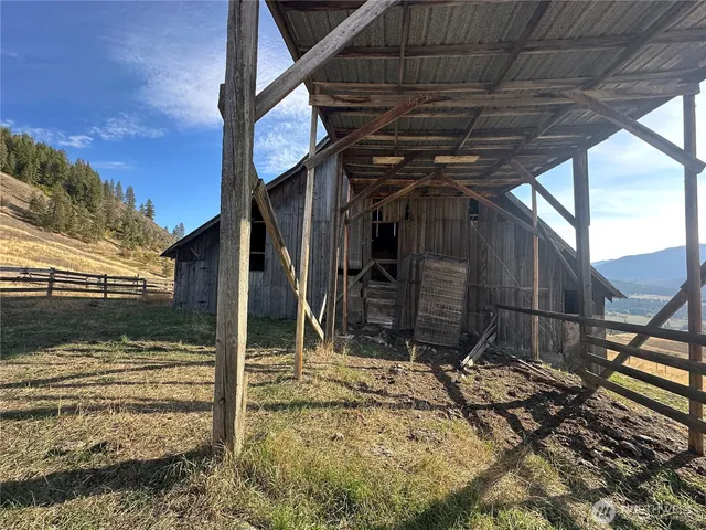 $588,000 | 640 Highland Loop Road, Kettle Falls, WA 99141