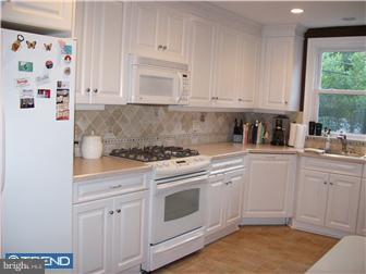 716 Ripley Street Philadelphia, PA 19111 - Photo 7 of 12 Kitchen