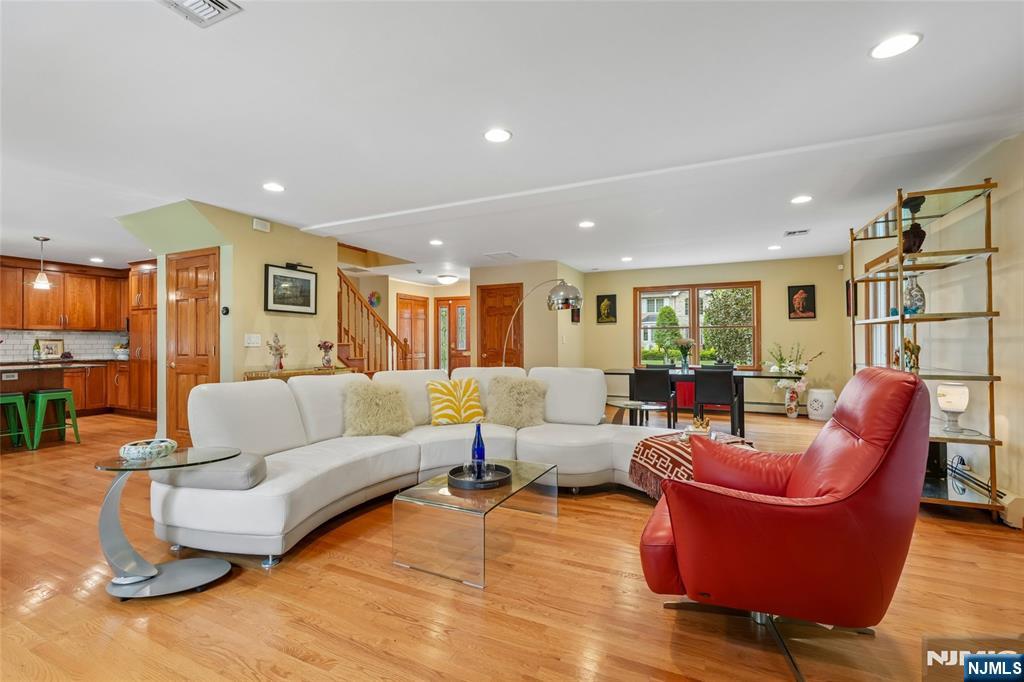 720 Maxwell Place Ridgewood, NJ 07450 - Photo 5 of 35