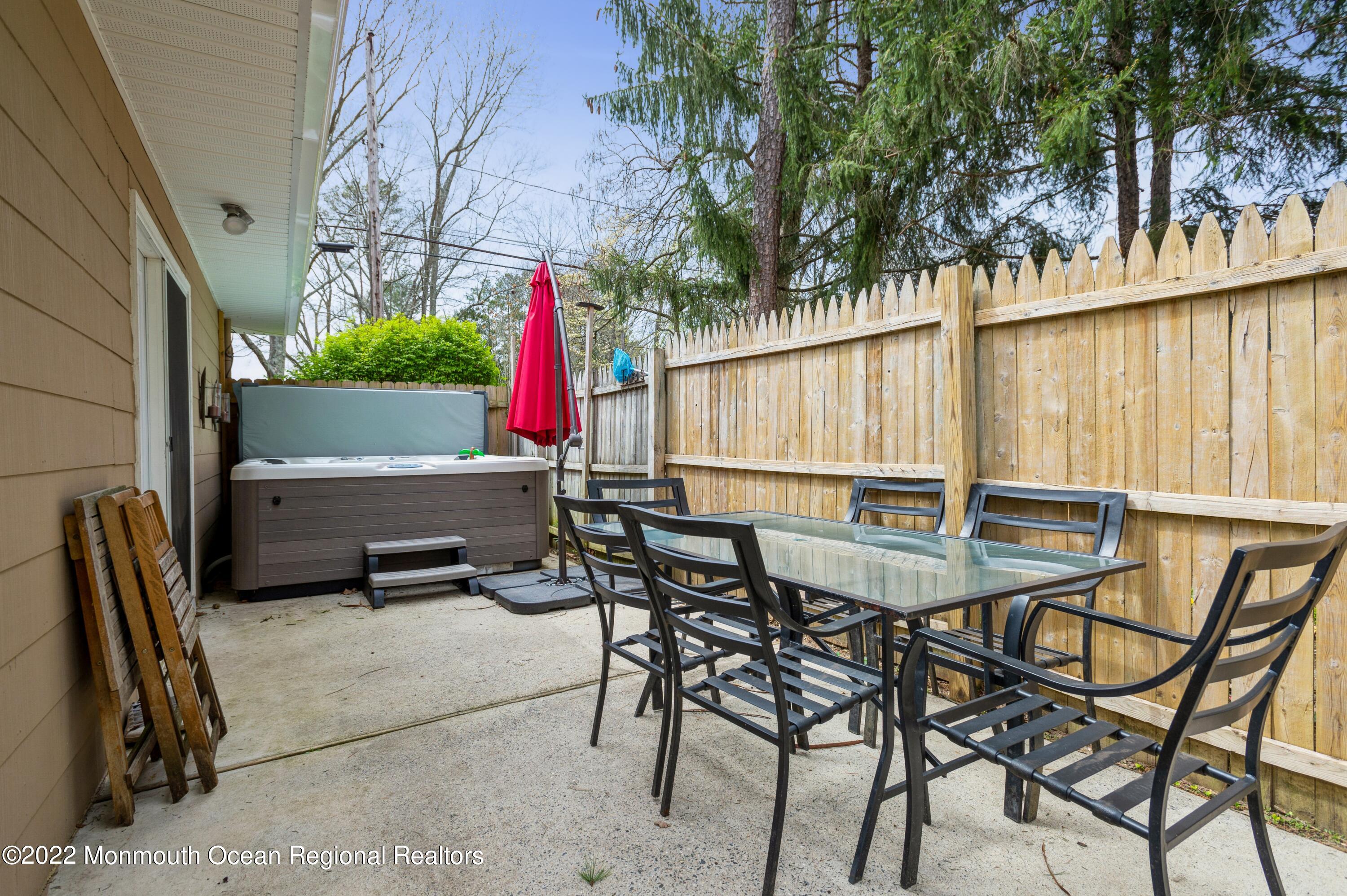 422 East Millstream Road Cream Ridge, NJ 08514 - Photo 19 of 21 19_422EMillstreamRoad_85_Patio_HiRes