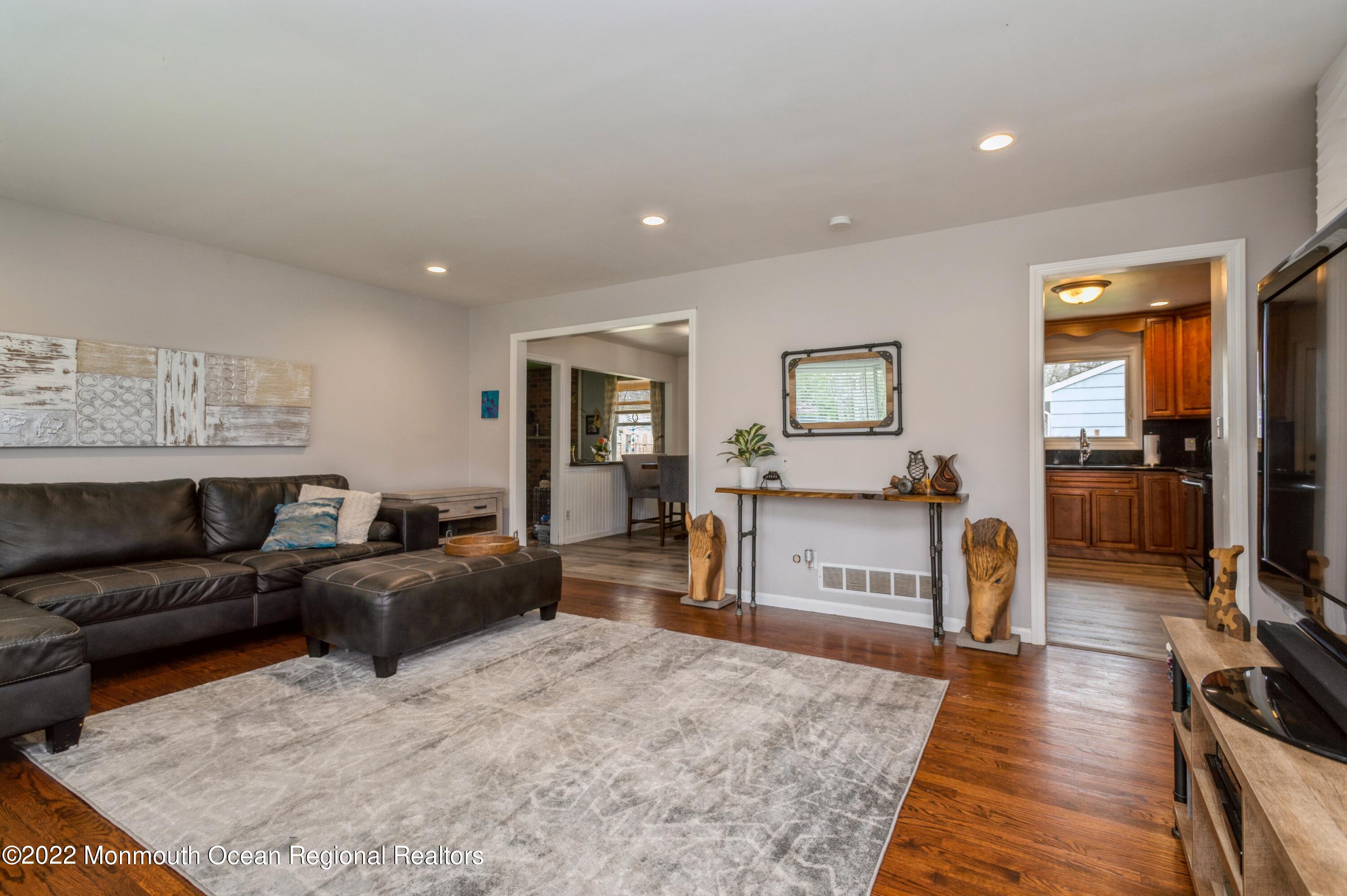422 East Millstream Road Cream Ridge, NJ 08514 - Photo 2 of 21 02_422EMillstreamRoad_1_LivingRoom_HiRes