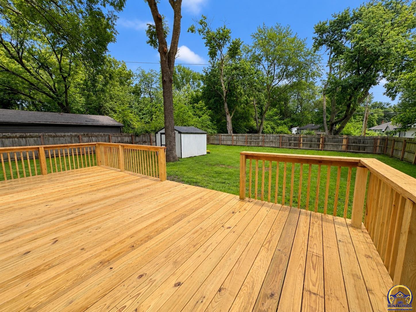 2226 Southwest Burnett Road Topeka, KS 66614 - Photo 31 of 32
