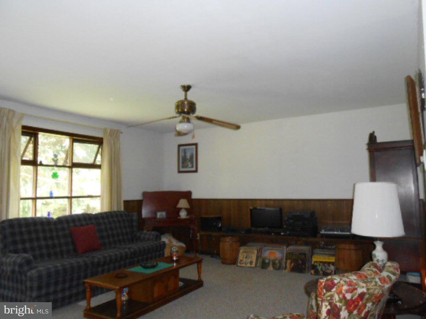 164 Stanhope Road Pine Grove, PA 17963 - Photo 8 of 12 Living Room