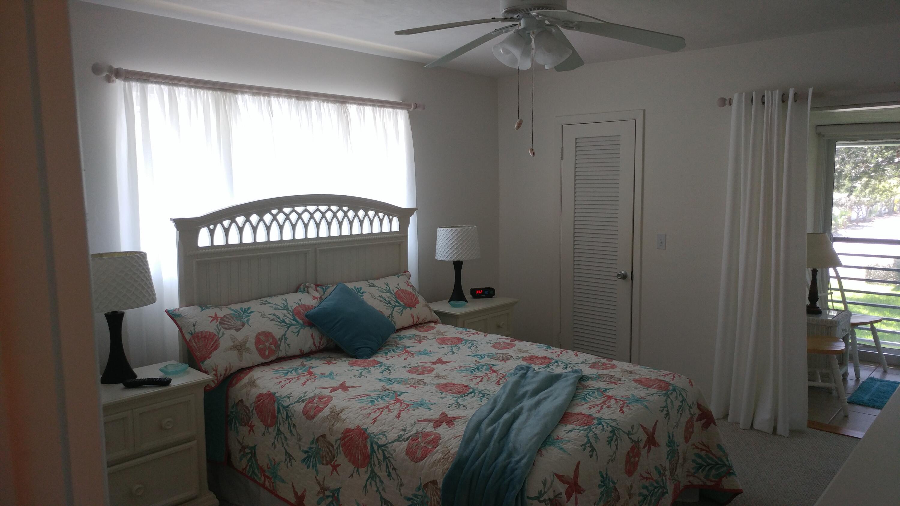 207 Westwood Avenue, Unit G Tequesta, FL 33469 - Photo 3 of 25 Primary Bedroom