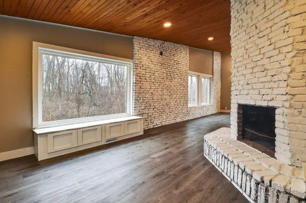 $379,900 | 7946 Wright Road, Niles, MI 49120