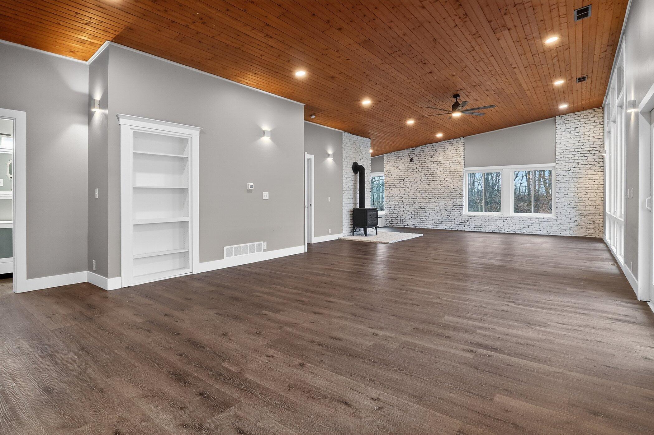 7946 Wright Road Niles, MI 49120 - Photo 13 of 47 7946 Wright Rd Niles-Windowstill 15